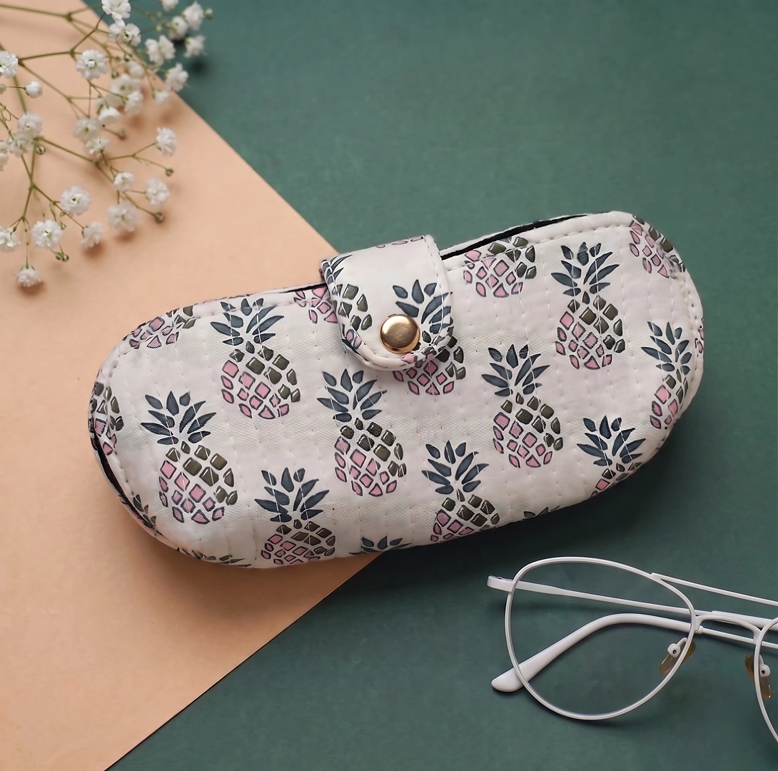 SP1-a Pineapple Punch Quilted Glasses Pouch