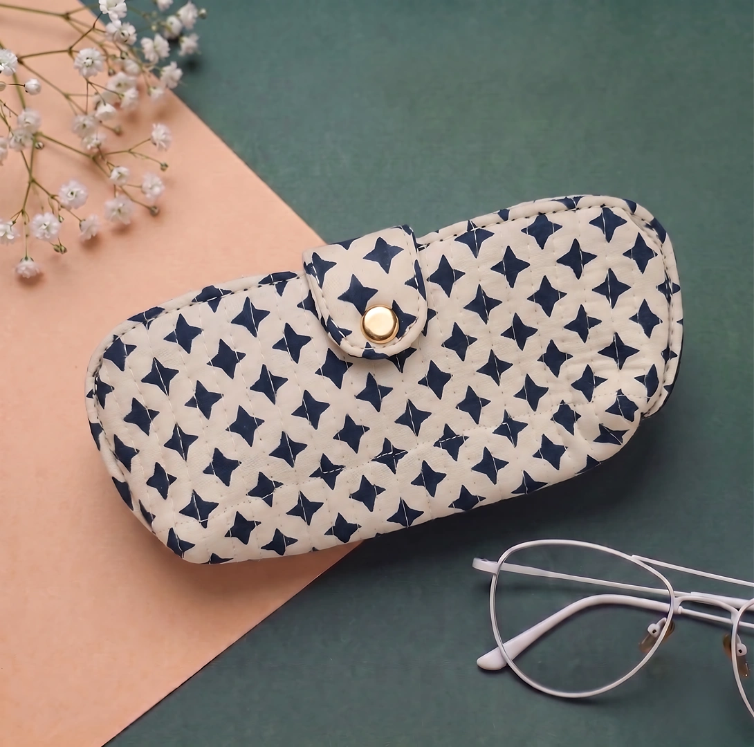 SP10 Midnight Starburst Quilted Glasses Pouch
