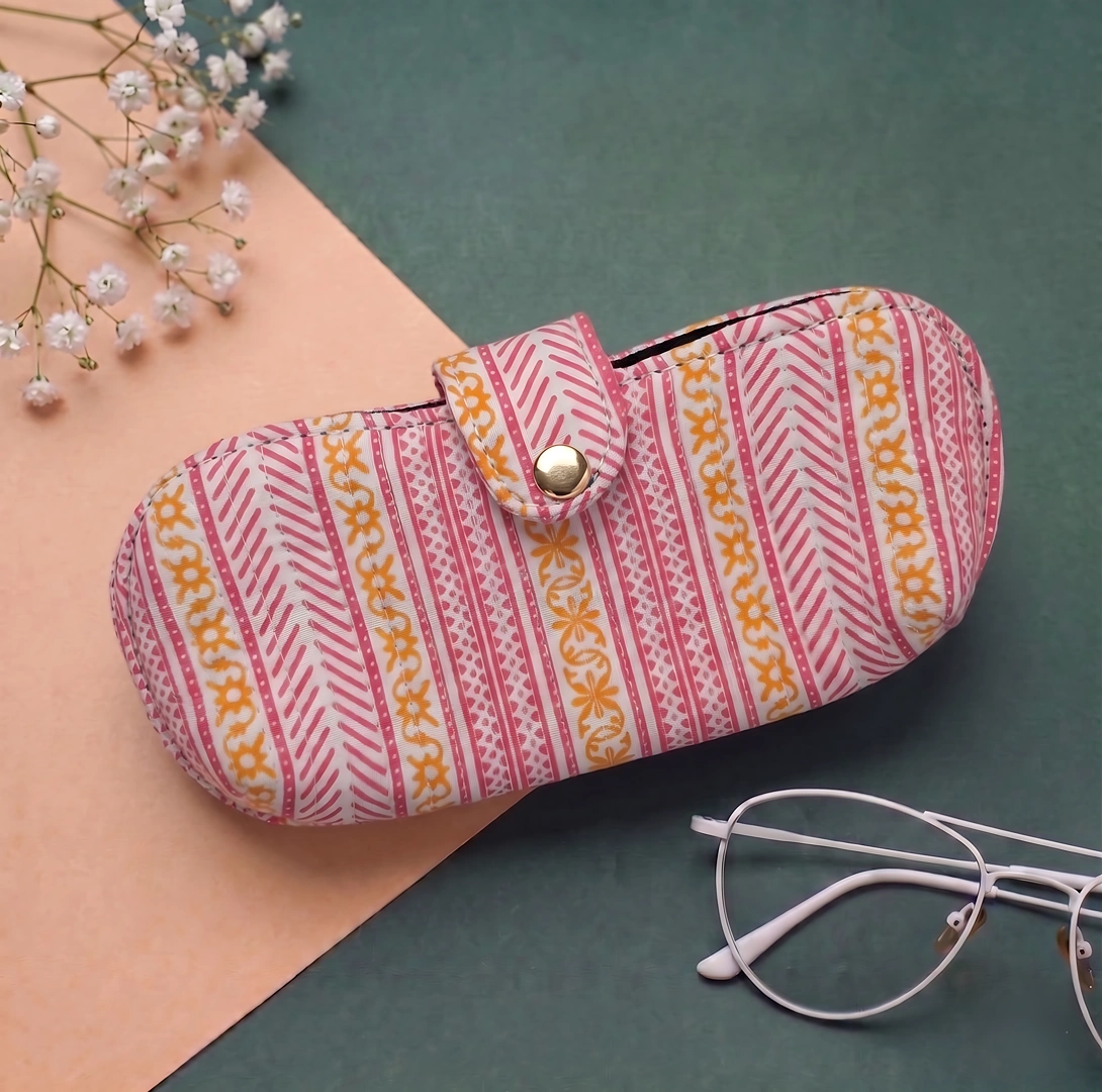 SP5-a Pink Chevron Stripe Quilted Glasses Pouch