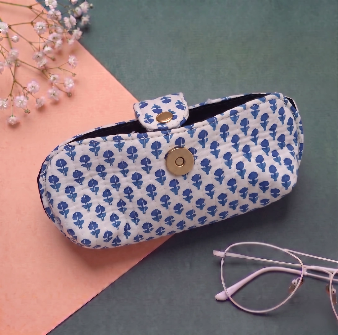 SP7-b Blue Indigo Bud Quilted Glasses Pouch