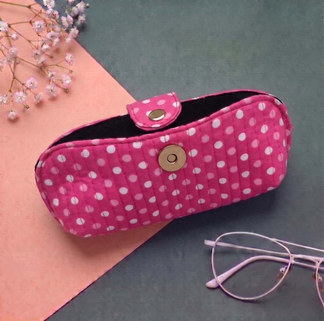 SP8-b Berry Punch Polka Dot Quilted Glasses Pouch